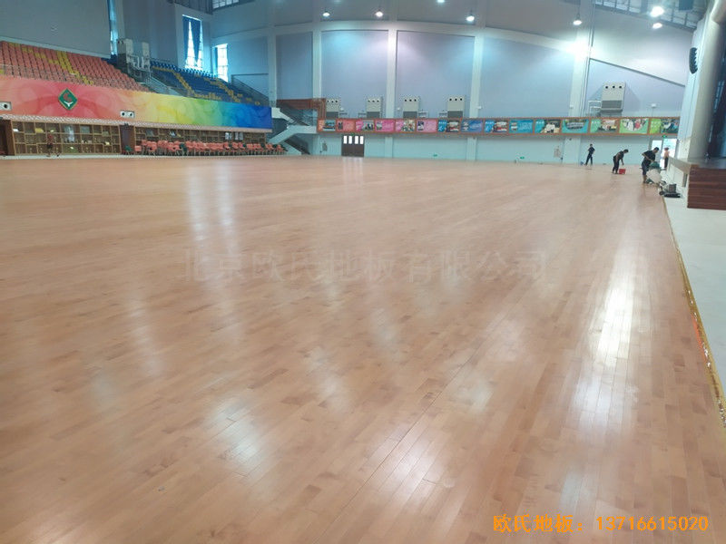廣州廣東實驗中學(xué)體育館運動地板鋪裝案例4