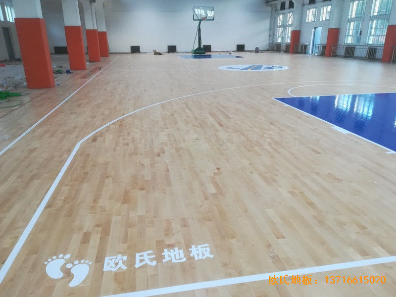新疆昌吉職工活動(dòng)中心體育地板安裝案例0