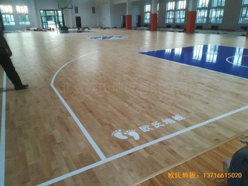 新疆昌吉職工活動(dòng)中心體育地板安裝案例4