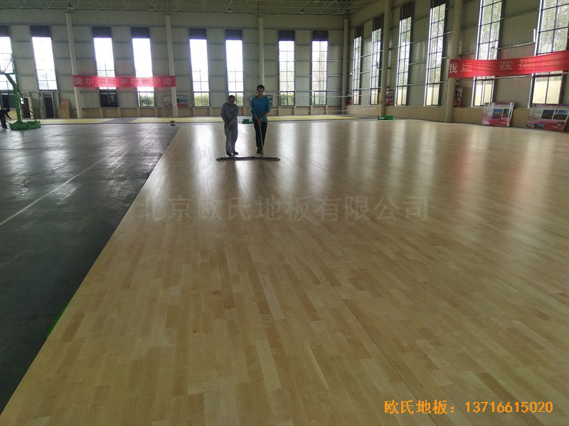 江蘇虎腰村愛爾行業(yè)學(xué)校運(yùn)動(dòng)館運(yùn)動(dòng)地板安裝案例5