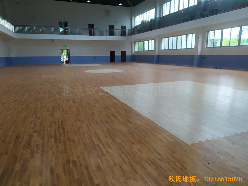 浙江虹橋較好的小學(xué)籃球館運(yùn)動木地板施工案例0