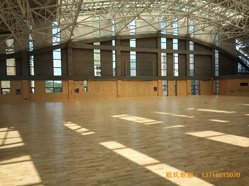 湖南楊山實驗中學(xué)體育館運動木地板施工案例3