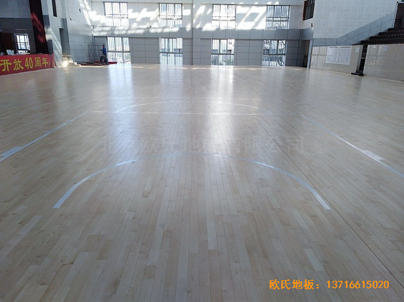 湖南衡陽生物環(huán)境技術學院籃球館體育地板鋪裝案例0