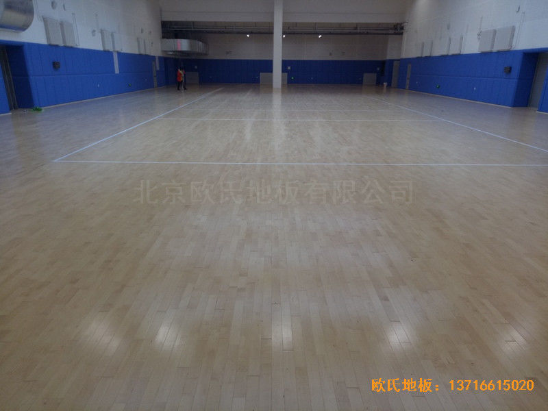 長(zhǎng)春十一高中北湖學(xué)校體育館運(yùn)動(dòng)地板鋪設(shè)案例3