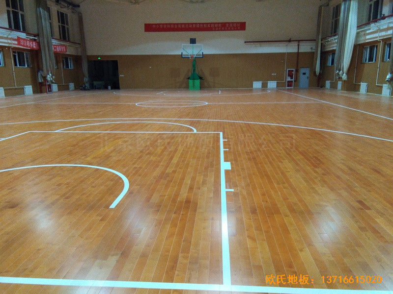 北京懷柔實驗小學籃球館體育地板施工案例5