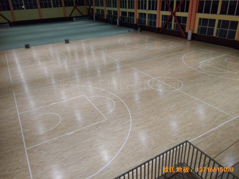 山東濟(jì)南章丘雙語(yǔ)學(xué)?；@球館體育地板施工案例3