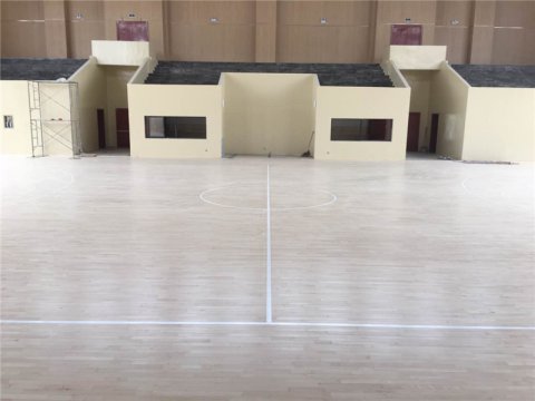 為什么體育館木地板結構很穩(wěn)定