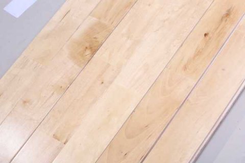 揚(yáng)中籃球木地板的安裝方法