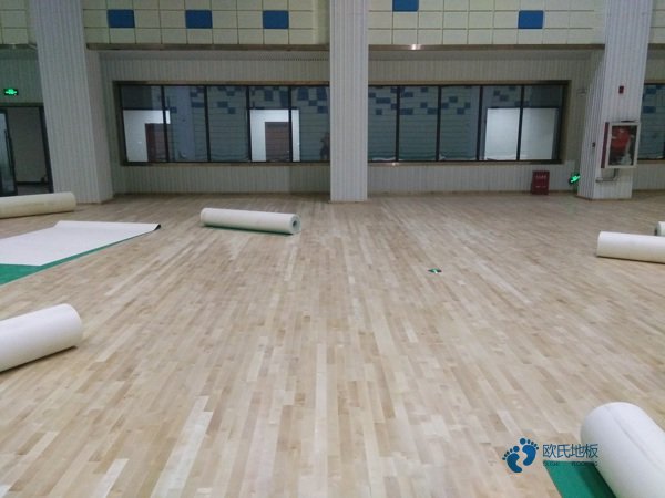 運動場地板生產(chǎn)廠家