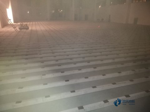 去哪買專業(yè)運動場地木地板