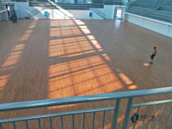 去哪買專業(yè)運(yùn)動(dòng)場館地板