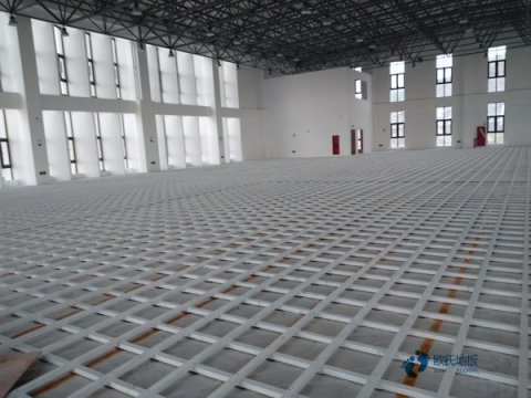 體育木地板翻新施工隊(duì)
